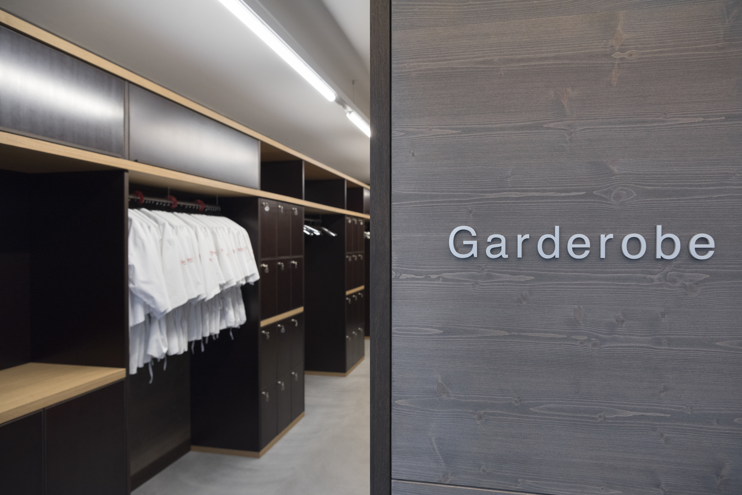 Felchlin Treppenhaus Garderobe 00